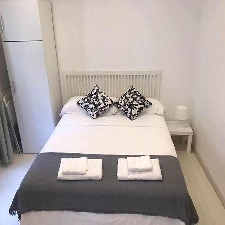 Un Genial Estudio En El Barrio Las Cortes Madrid Buitenkant foto