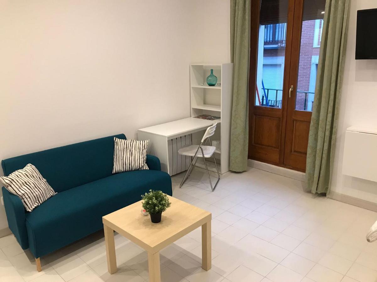 Un Genial Estudio En El Barrio Las Cortes Madrid Buitenkant foto