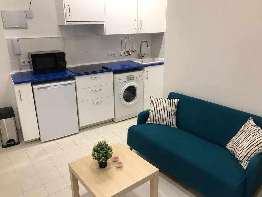 Un Genial Estudio En El Barrio Las Cortes Madrid Buitenkant foto