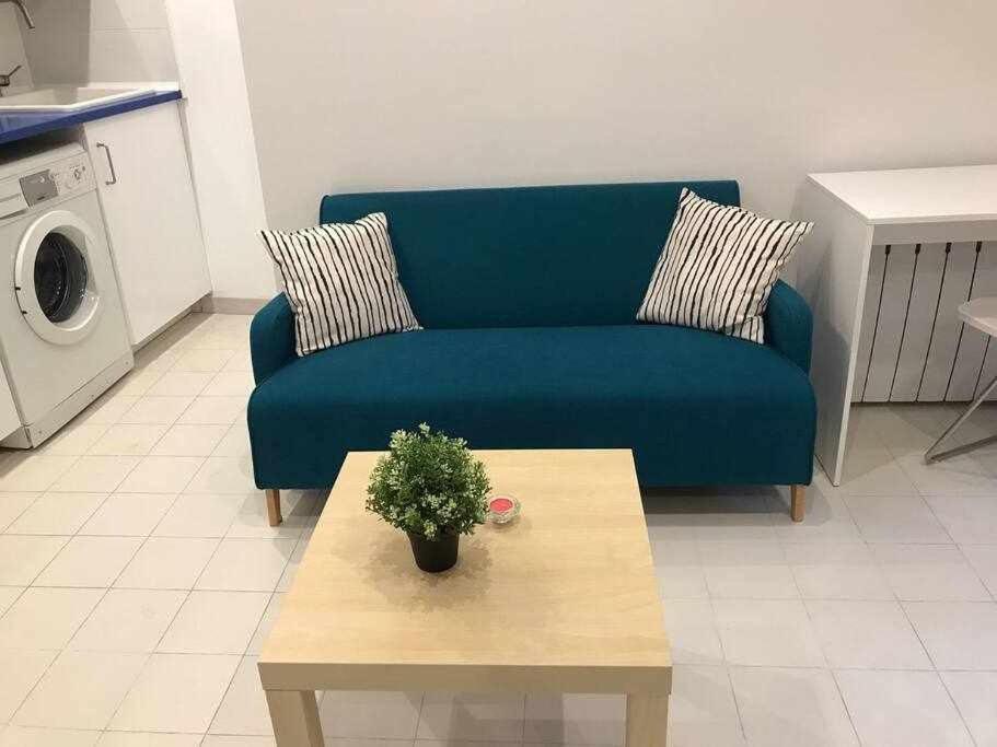 Un Genial Estudio En El Barrio Las Cortes Madrid Buitenkant foto