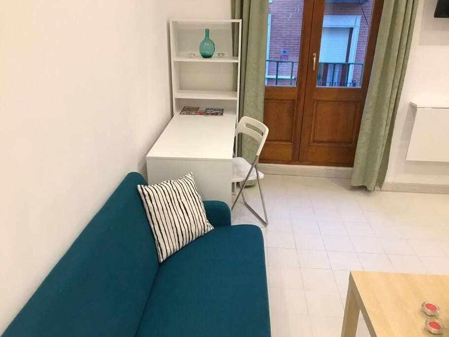 Un Genial Estudio En El Barrio Las Cortes Madrid Buitenkant foto