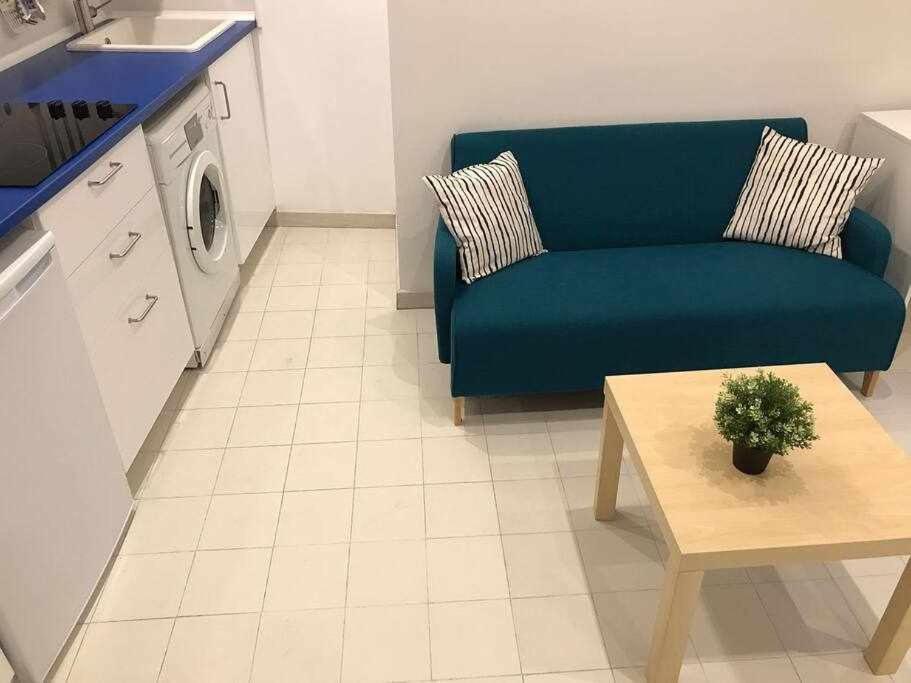 Un Genial Estudio En El Barrio Las Cortes Madrid Buitenkant foto