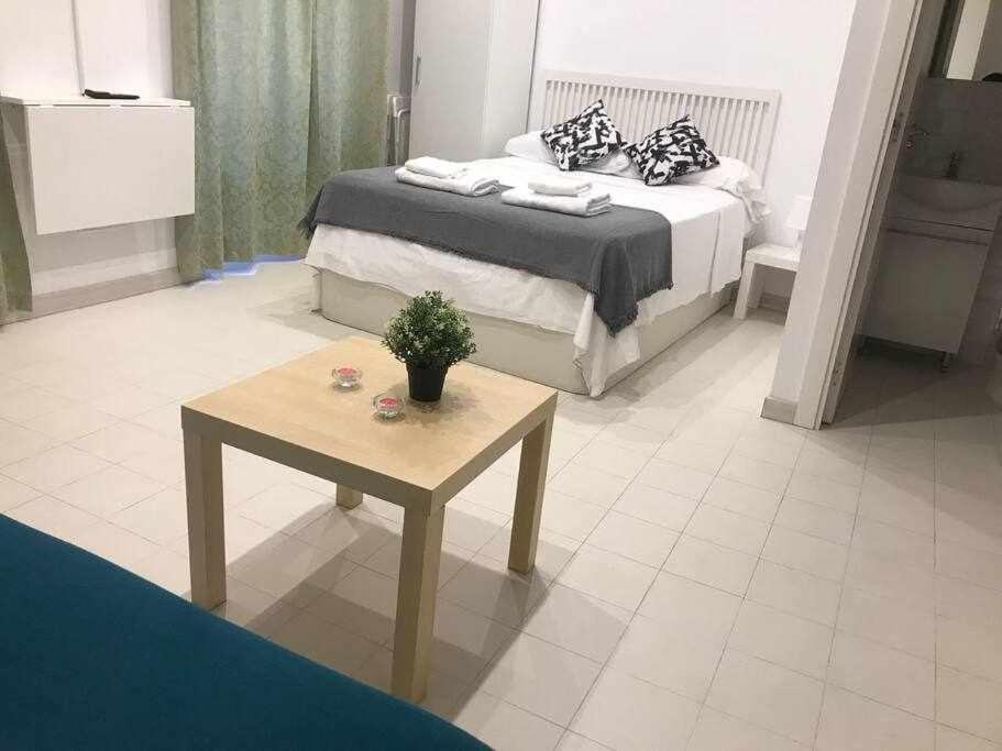 Un Genial Estudio En El Barrio Las Cortes Madrid Buitenkant foto
